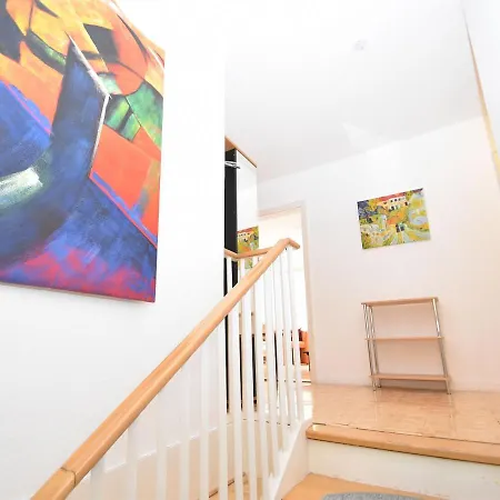 Spacious Near The Area *