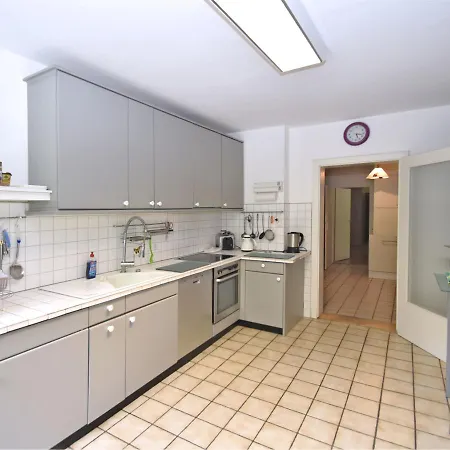 Spacious Near The Area